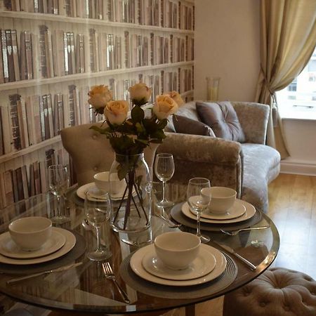 Luxury 2 Bed Apartment Witney Eksteriør bilde