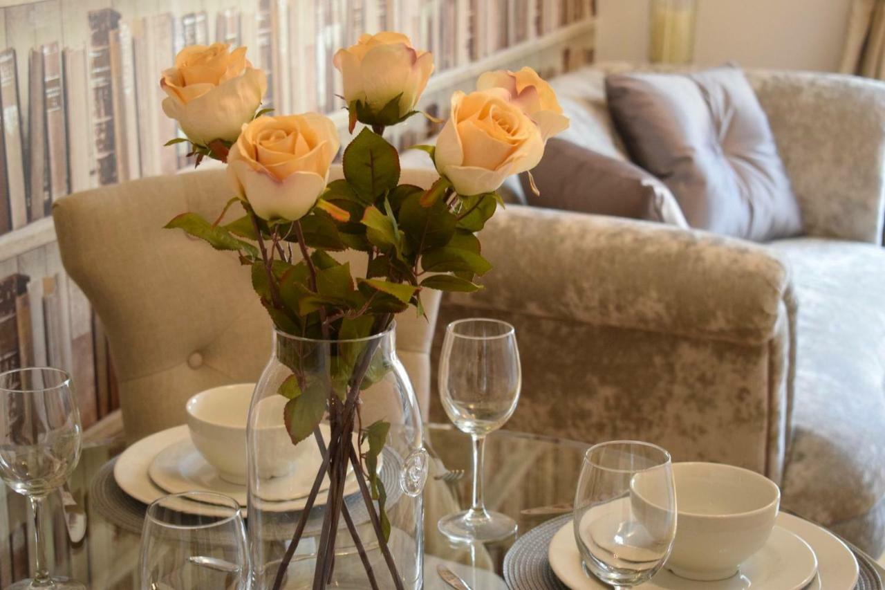 Luxury 2 Bed Apartment Witney Eksteriør bilde