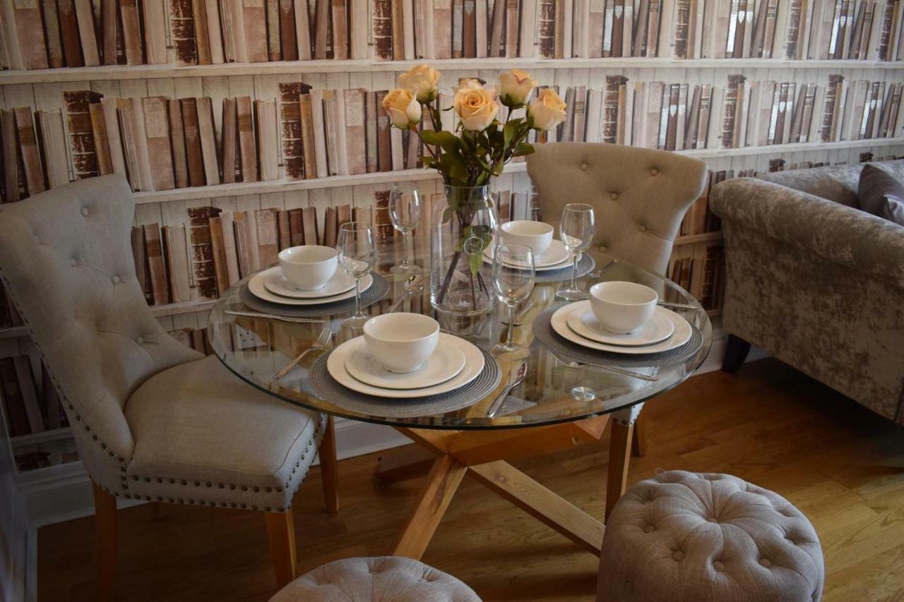 Luxury 2 Bed Apartment Witney Eksteriør bilde