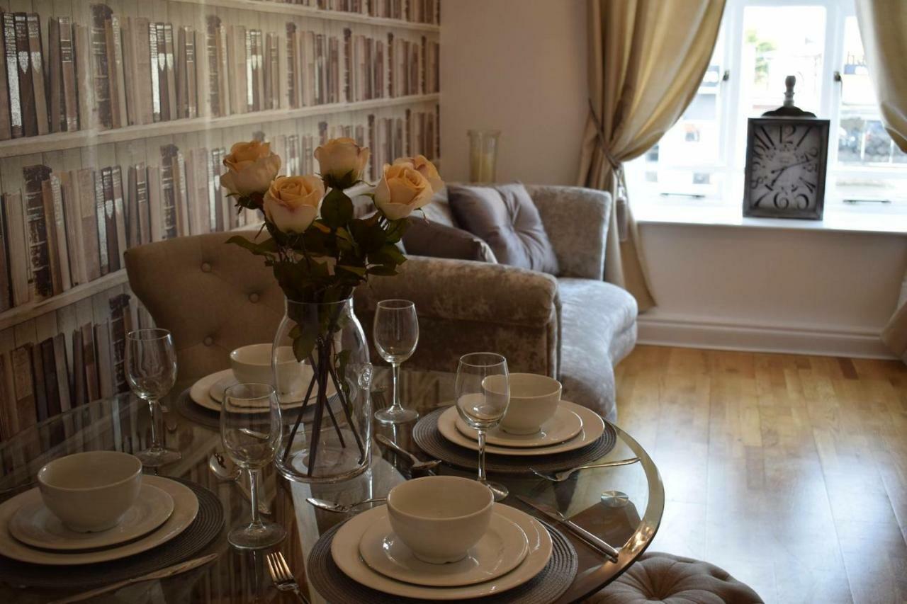 Luxury 2 Bed Apartment Witney Eksteriør bilde