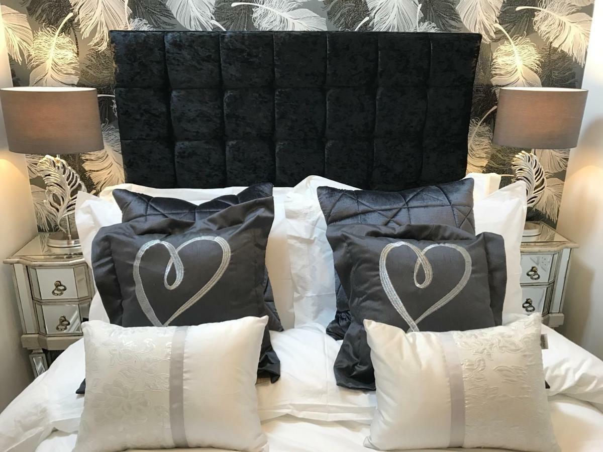 Luxury 2 Bed Apartment Witney Eksteriør bilde