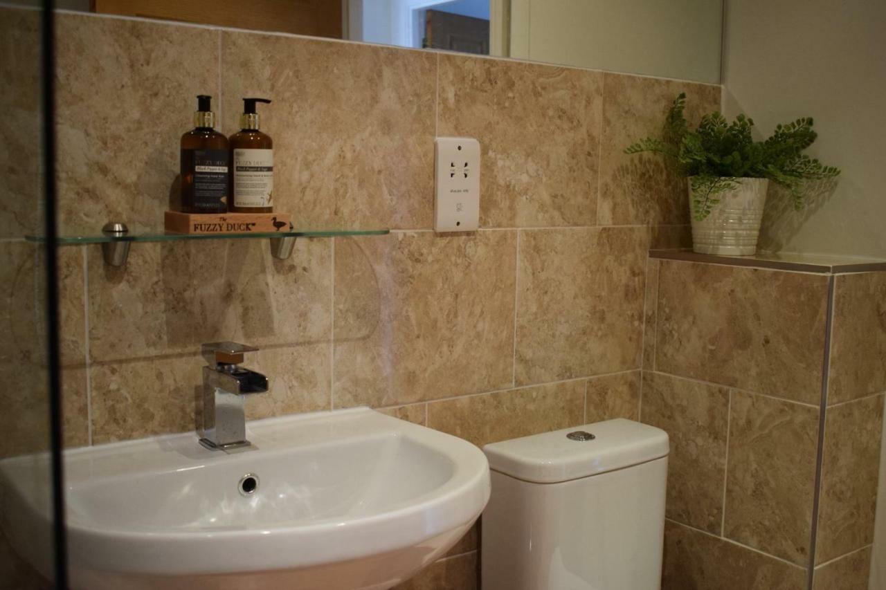 Luxury 2 Bed Apartment Witney Eksteriør bilde