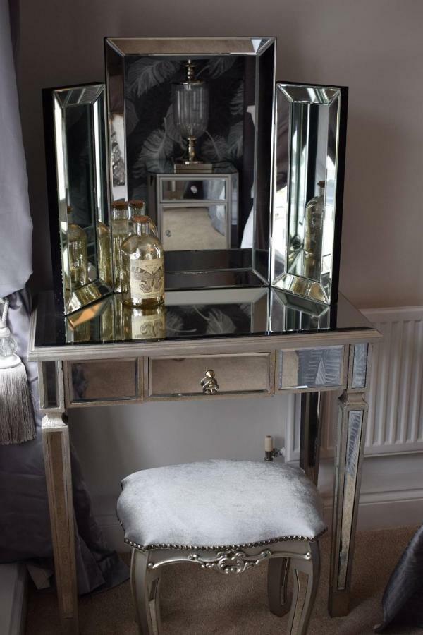 Luxury 2 Bed Apartment Witney Eksteriør bilde