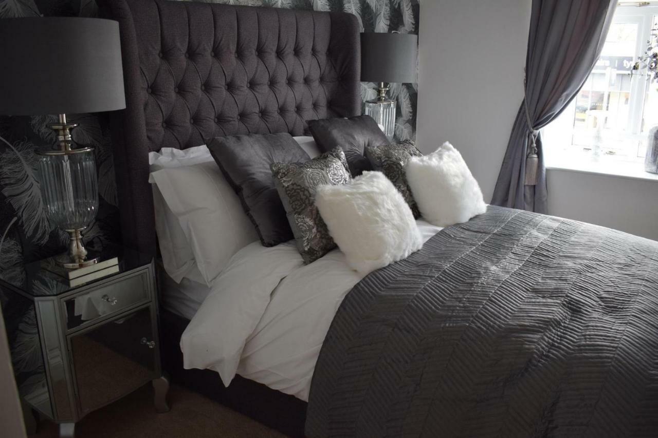 Luxury 2 Bed Apartment Witney Eksteriør bilde